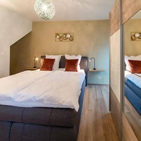 In With Garden * Waimes